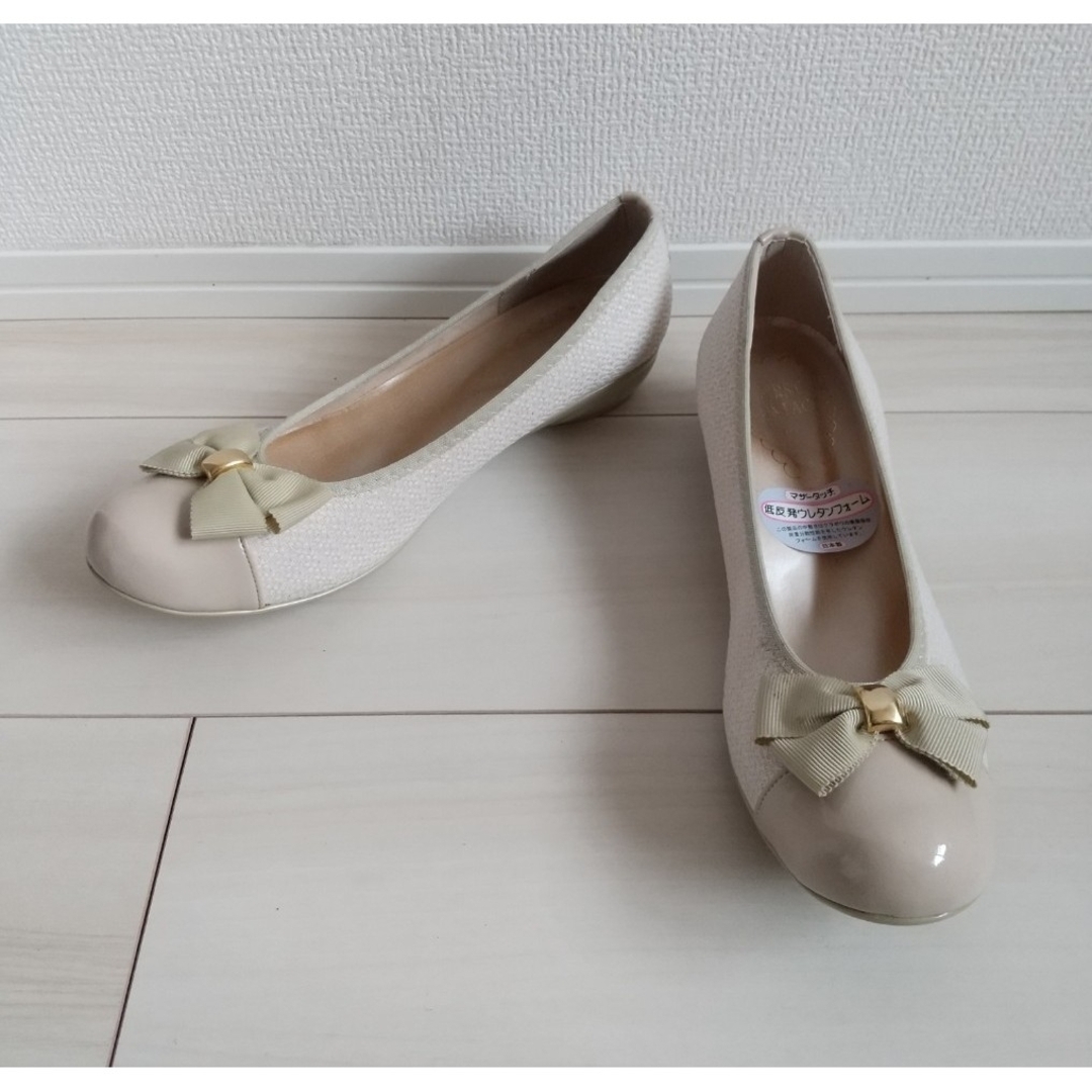 （416）FIRST CONTACT ベージュ パンプス（24.5cm） レディースの靴/シューズ(ハイヒール/パンプス)の商品写真
