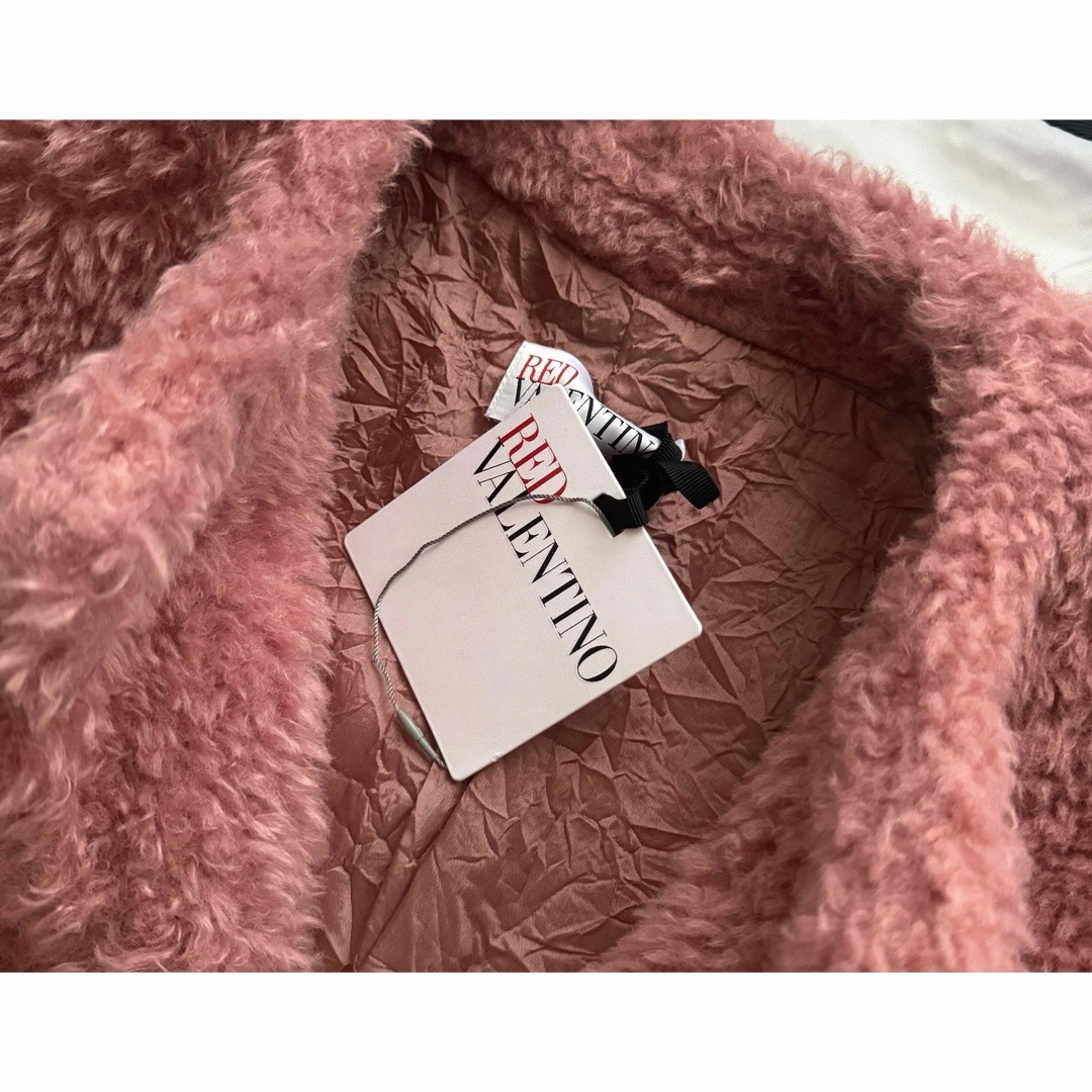 RED VALENTINO(レッドヴァレンティノ)のRED VALENTINO ボア コート 新品タグ付き レディースのジャケット/アウター(ロングコート)の商品写真