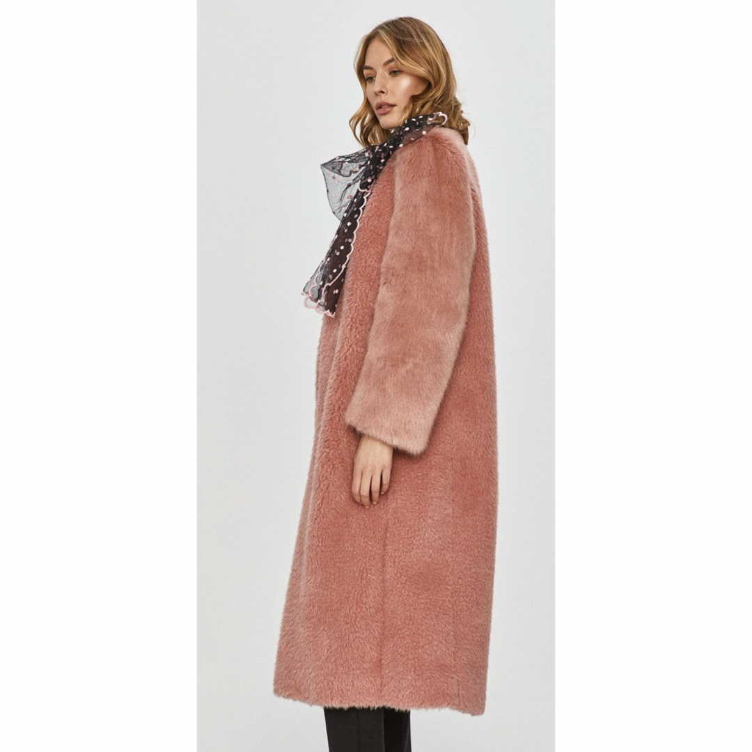 RED VALENTINO(レッドヴァレンティノ)のRED VALENTINO ボア コート 新品タグ付き レディースのジャケット/アウター(ロングコート)の商品写真