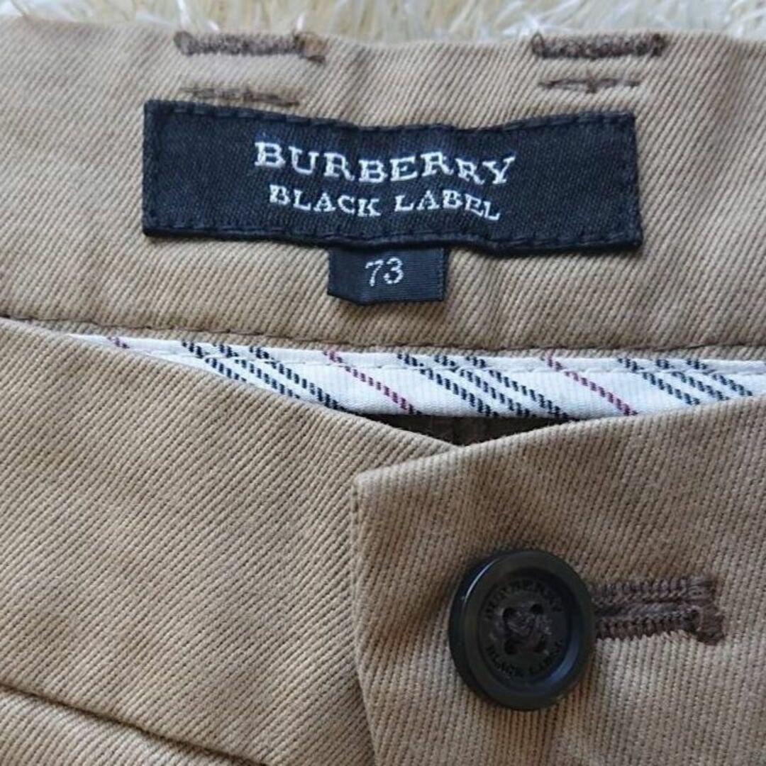 BURBERRY BLACK LABEL(バーバリーブラックレーベル)のバーバリーブラックレーベル 　チノパン　ナイトロゴプリント　M　綿 メンズのパンツ(チノパン)の商品写真