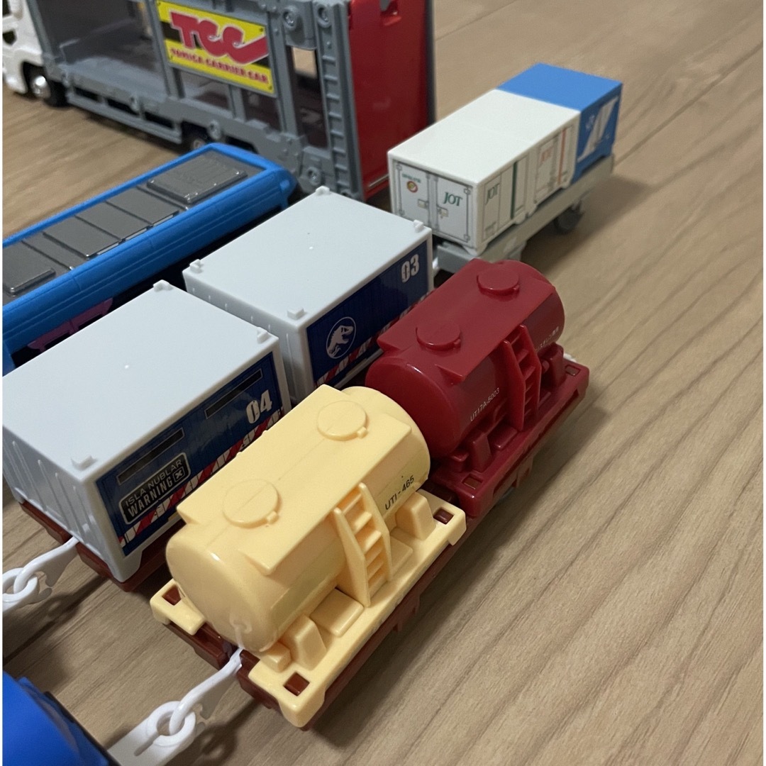 Takara Tomy(タカラトミー)のプラレールとトミカカーセット キッズ/ベビー/マタニティのおもちゃ(電車のおもちゃ/車)の商品写真