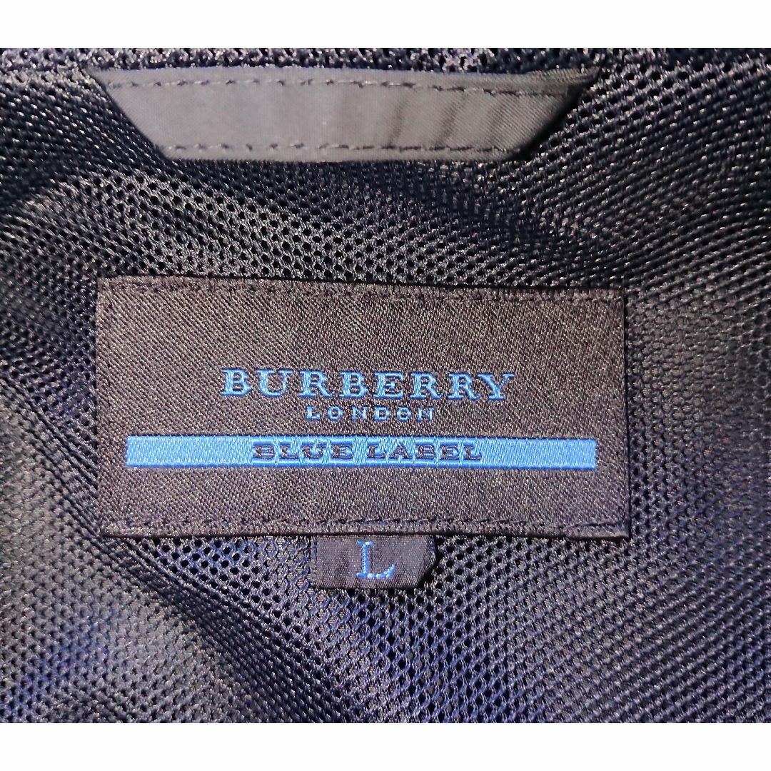 BURBERRY BLUE LABEL(バーバリーブルーレーベル)のバーバリー　ブルーレーベル　マウンテンパーカー　無地　黒　L　ナイロン 洗濯済 メンズのジャケット/アウター(マウンテンパーカー)の商品写真
