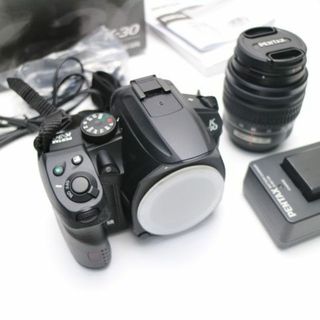 ペンタックス(PENTAX)の新品同様 K-30 レンズキット ブラック M777(デジタル一眼)