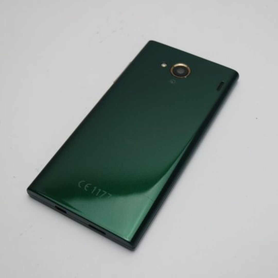 京セラ(キョウセラ)の新品同様 au KYV38 URBANO V03 ブリティッシュグリーン  M777 スマホ/家電/カメラのスマートフォン/携帯電話(スマートフォン本体)の商品写真