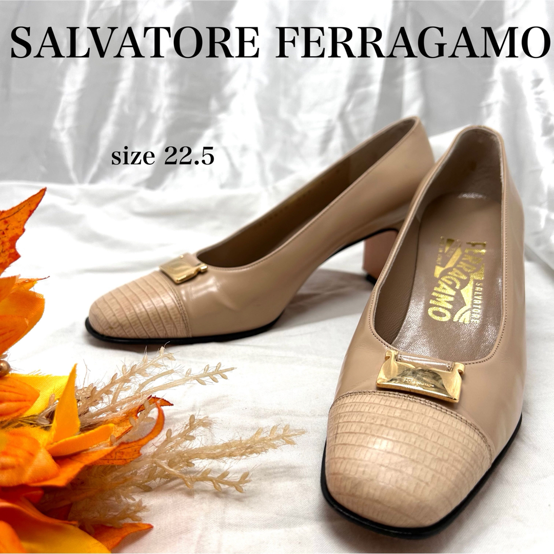 Salvatore Ferragamo(サルヴァトーレフェラガモ)の【美品】サルバトーレ　フェラガモ　型押し切り替えパンプス　ロゴプレート レディースの靴/シューズ(ハイヒール/パンプス)の商品写真