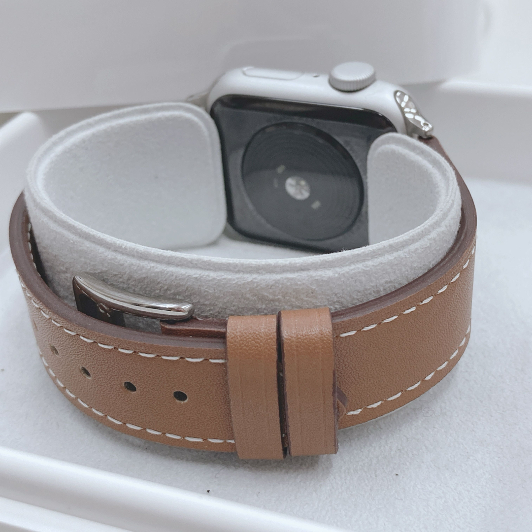 Apple Watch(アップルウォッチ)のapple watch SE アップルウォッチ シルバー 40mm 本体 スマホ/家電/カメラのスマートフォン/携帯電話(その他)の商品写真