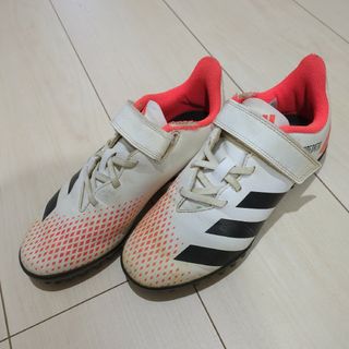 アディダス(adidas)のアディダスサッカーシューズ22cm(シューズ)