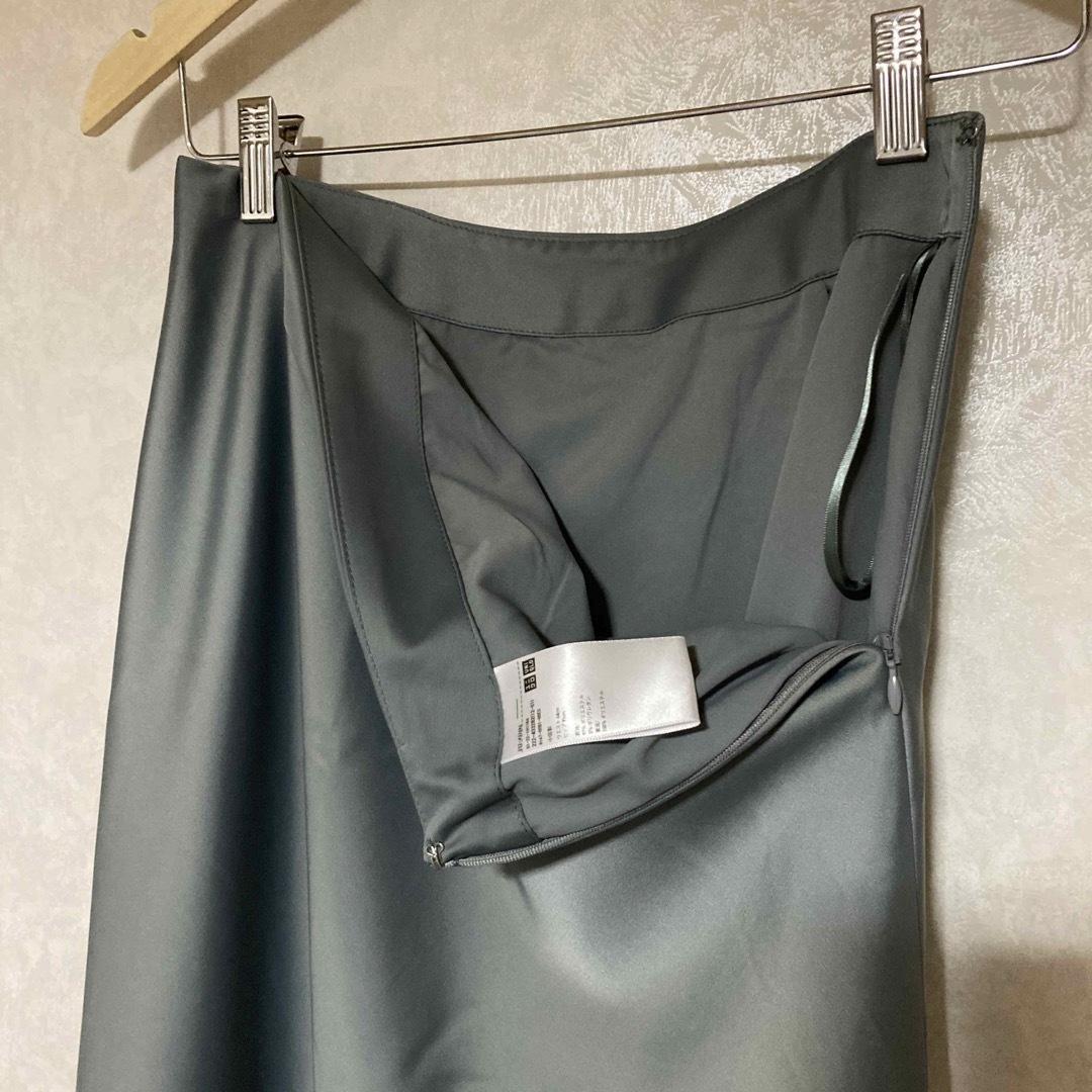【GU】フレアスカート 春 グリーン系 サラサラ レディースのスカート(ひざ丈スカート)の商品写真