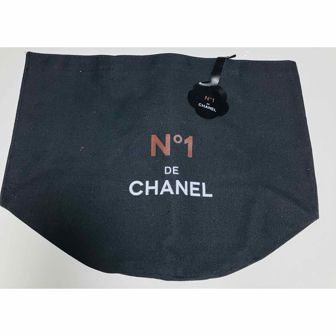 CHANEL(シャネル)のシャネル　ノベルティ　トートバッグ　ブラック レディースのバッグ(トートバッグ)の商品写真