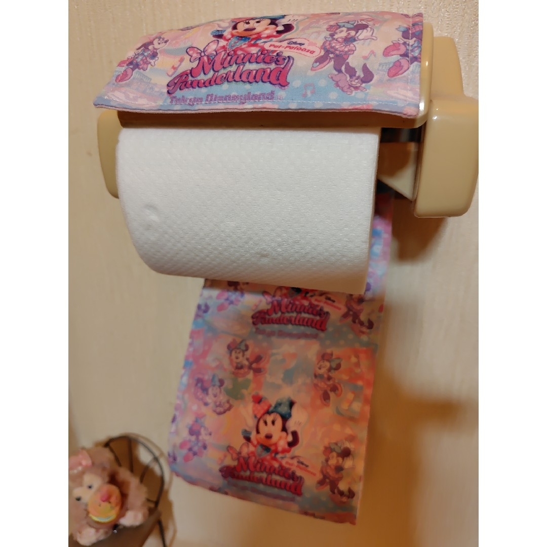 トイレットペーパーホルダーディズニー生地 ハンドメイドの生活雑貨(雑貨)の商品写真