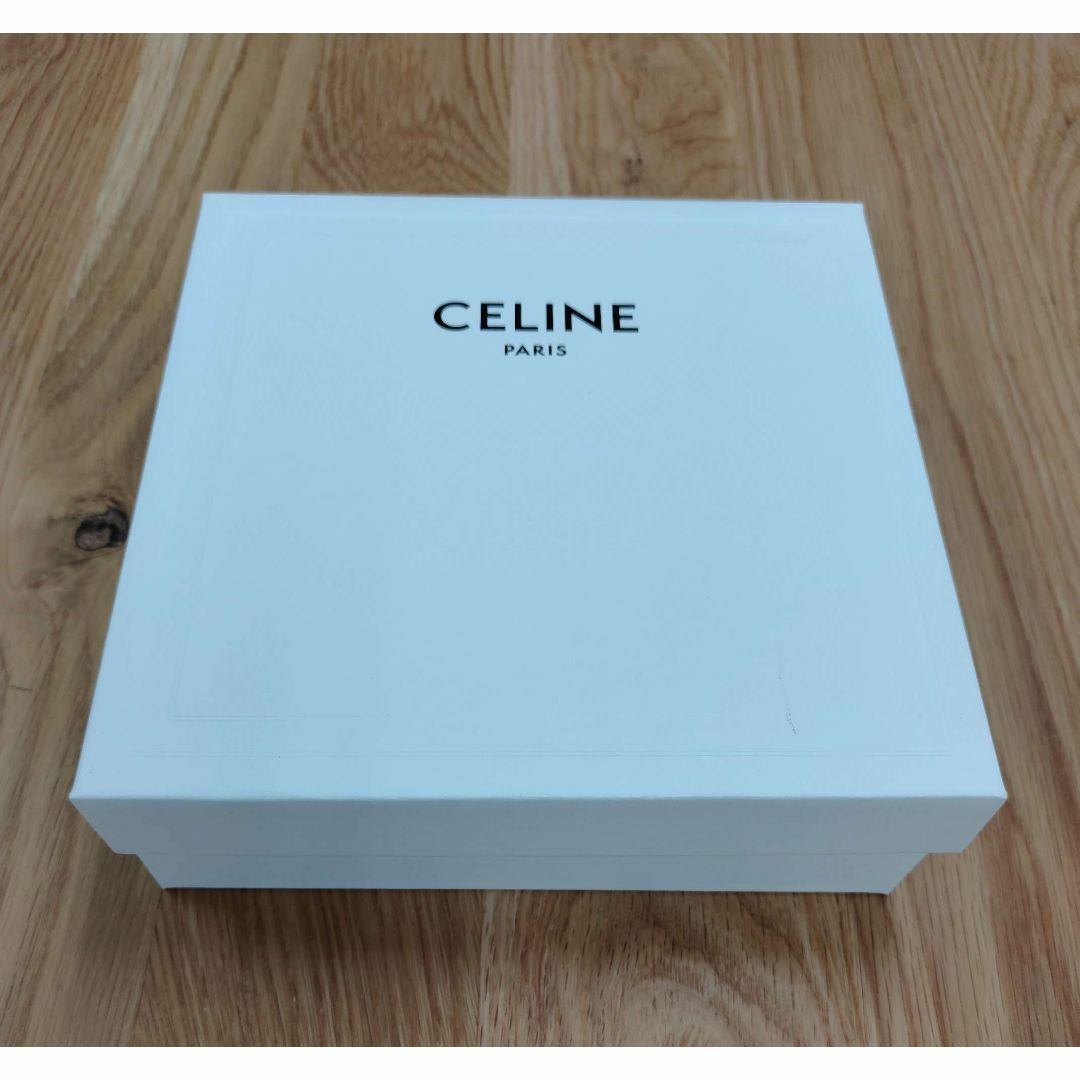 celine(セリーヌ)のCELINE セリーヌ ミニ ソフト16セーズ スムースカーフスキン 新品未使用 レディースのバッグ(ショルダーバッグ)の商品写真