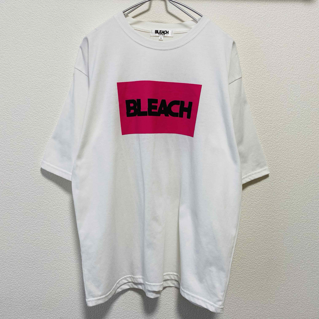 BANDAI(バンダイ)の美品　BLEACH 千年血戦篇 ブリーチ ロゴ＆キービジュアル 半袖Tシャツ　白 メンズのトップス(Tシャツ/カットソー(半袖/袖なし))の商品写真