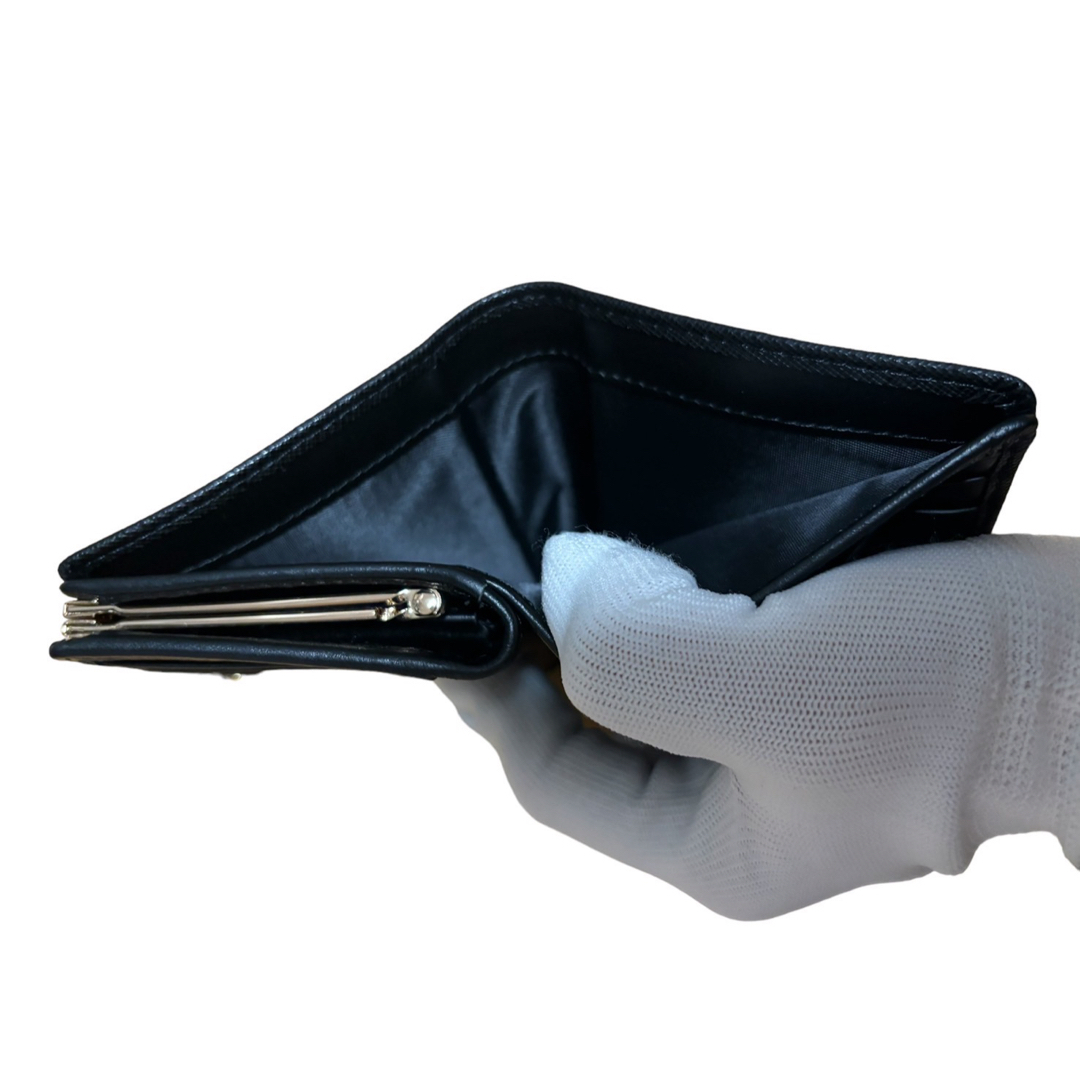 Vivienne Westwood(ヴィヴィアンウエストウッド)の未使用品　Vivienne Westwood 折り財布　スモール　レザー　黒 レディースのファッション小物(財布)の商品写真