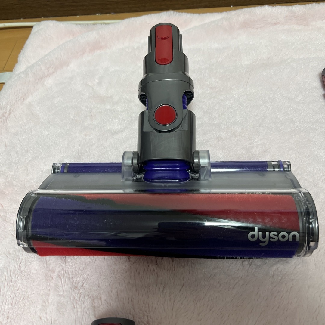 Dyson(ダイソン)のDyson cyclone v10 スマホ/家電/カメラの生活家電(掃除機)の商品写真