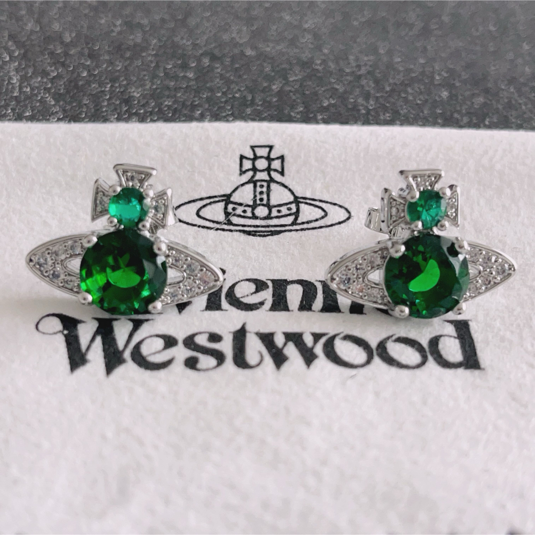 Vivienne Westwood(ヴィヴィアンウエストウッド)のヴィヴィアンウエストウッド　クリスタルピアス レディースのアクセサリー(ピアス)の商品写真