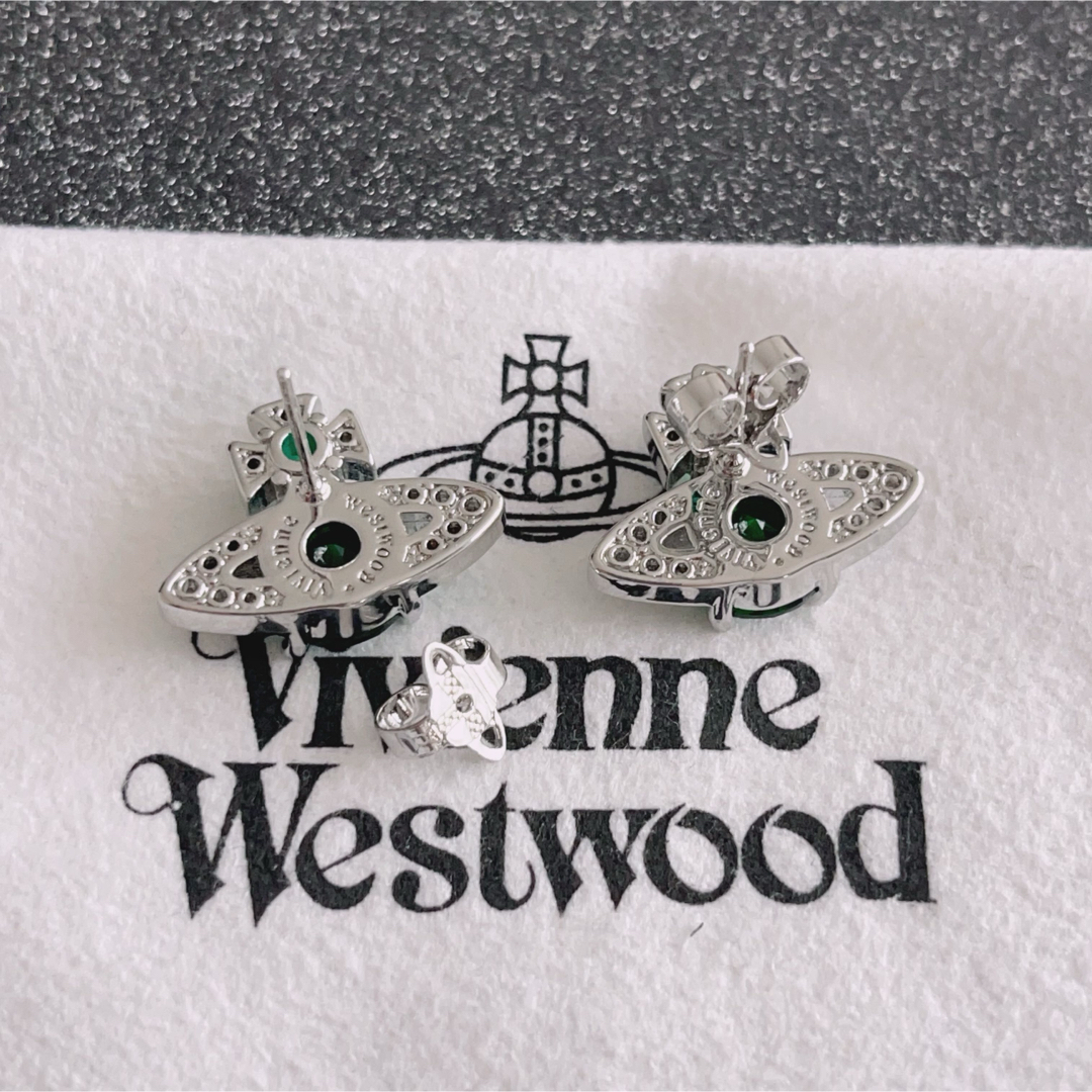 Vivienne Westwood(ヴィヴィアンウエストウッド)のヴィヴィアンウエストウッド　クリスタルピアス レディースのアクセサリー(ピアス)の商品写真