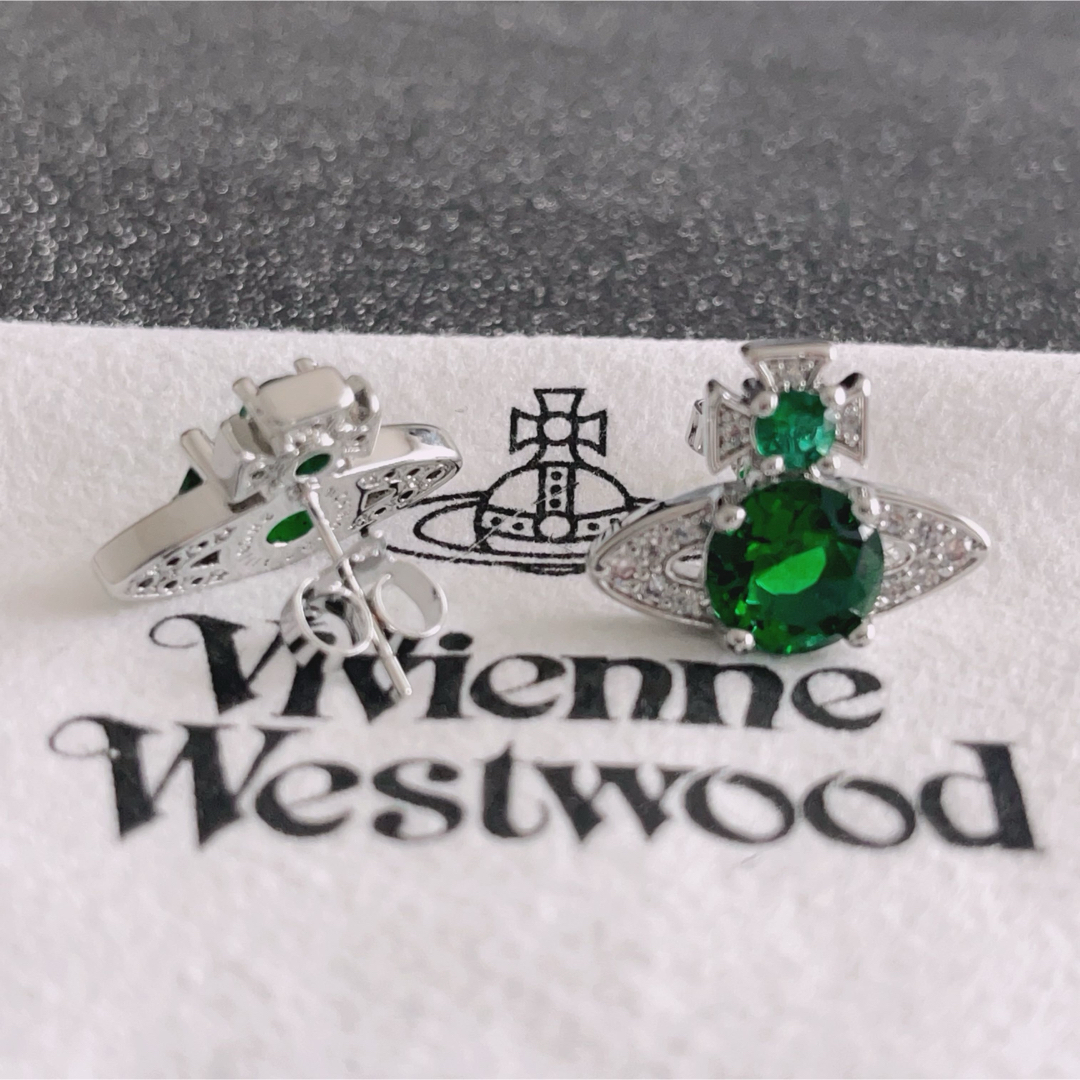 Vivienne Westwood(ヴィヴィアンウエストウッド)のヴィヴィアンウエストウッド　クリスタルピアス レディースのアクセサリー(ピアス)の商品写真