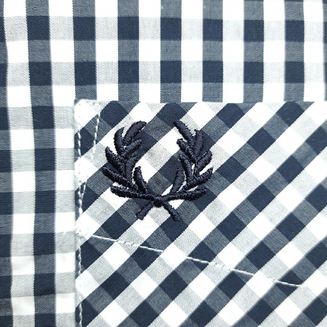 FRED PERRY(フレッドペリー)の【美品】FRED PERRY ギンガムチェック 半袖 シャツ 紺×白 S メンズのトップス(シャツ)の商品写真