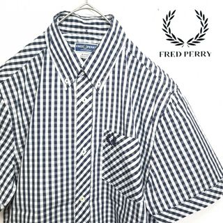 フレッドペリー(FRED PERRY)の【美品】FRED PERRY ギンガムチェック 半袖 シャツ 紺×白 S(シャツ)