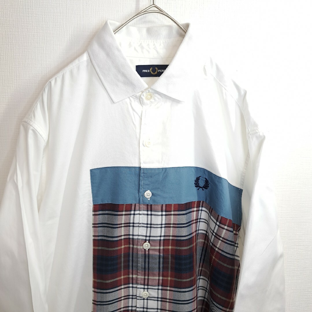 FRED PERRY(フレッドペリー)の【美品】FRED PERRY デザインシャツ 長袖 チェック柄 切替 白 M メンズのトップス(シャツ)の商品写真