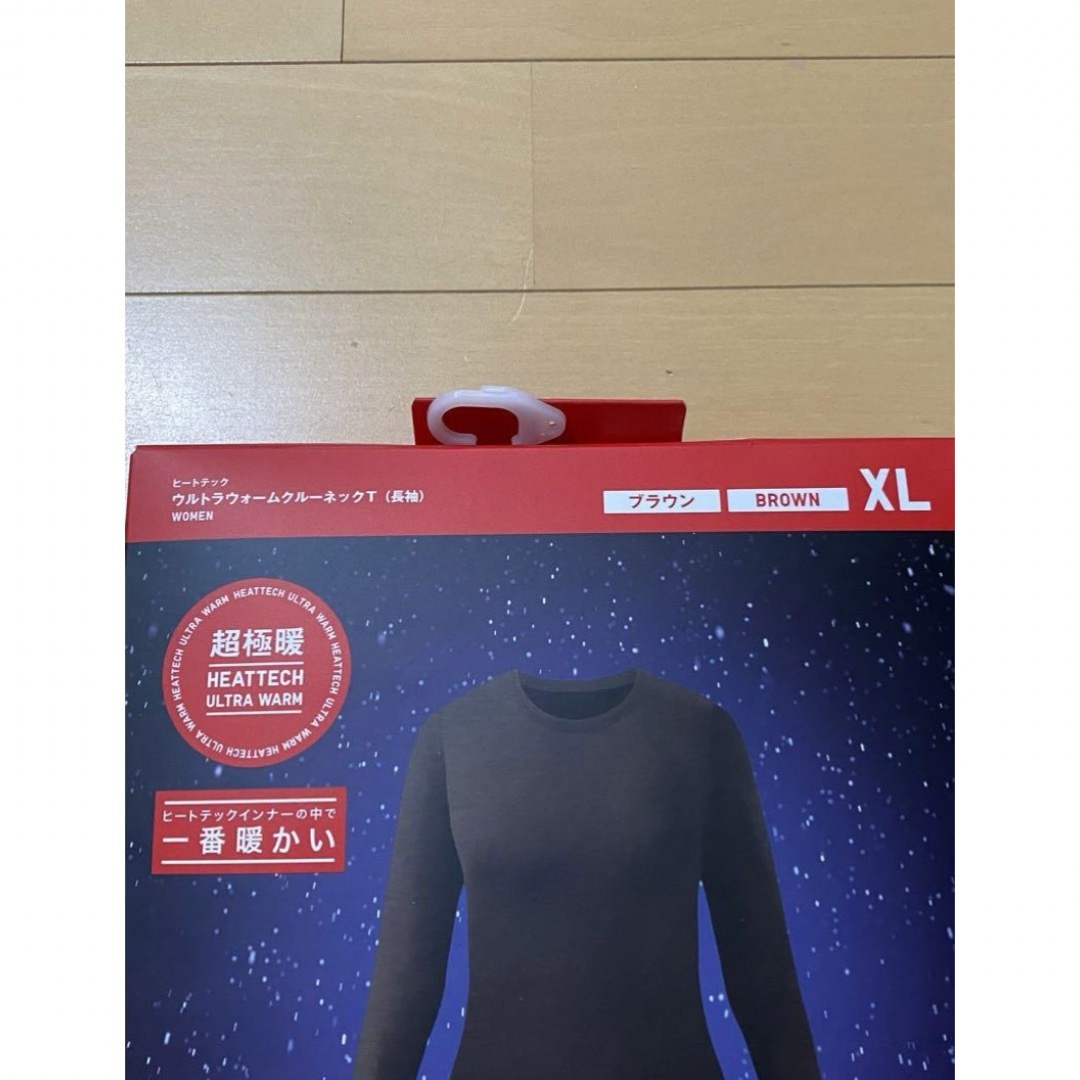 UNIQLO(ユニクロ)のユニクロ  超極暖ウルトラウォーム　クルーネックT   XL  ブラウン　㊳ レディースの下着/アンダーウェア(アンダーシャツ/防寒インナー)の商品写真