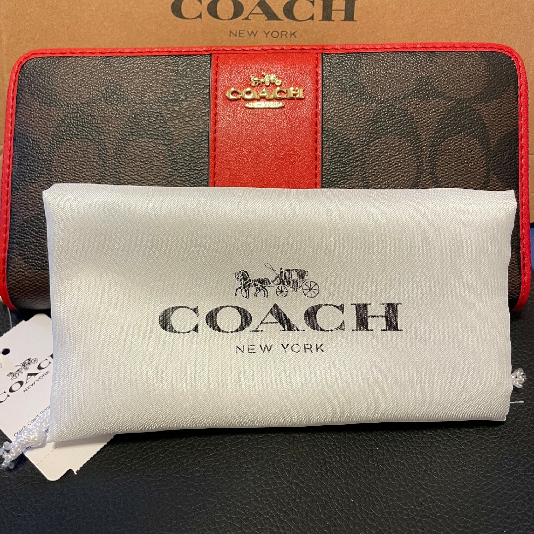 COACH(コーチ)の【新品未使用】COACH コーチ 長財布　ブラウン　レッド　未使用　24時間以内 レディースのファッション小物(財布)の商品写真