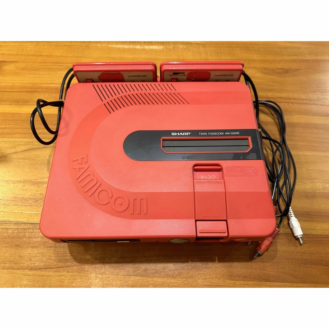 SHARP(シャープ)のSHARP ツインファミコン 本体（ジャンク品） エンタメ/ホビーのゲームソフト/ゲーム機本体(家庭用ゲーム機本体)の商品写真