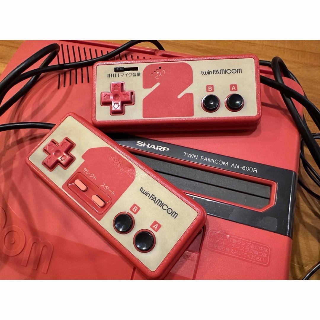 SHARP(シャープ)のSHARP ツインファミコン 本体（ジャンク品） エンタメ/ホビーのゲームソフト/ゲーム機本体(家庭用ゲーム機本体)の商品写真