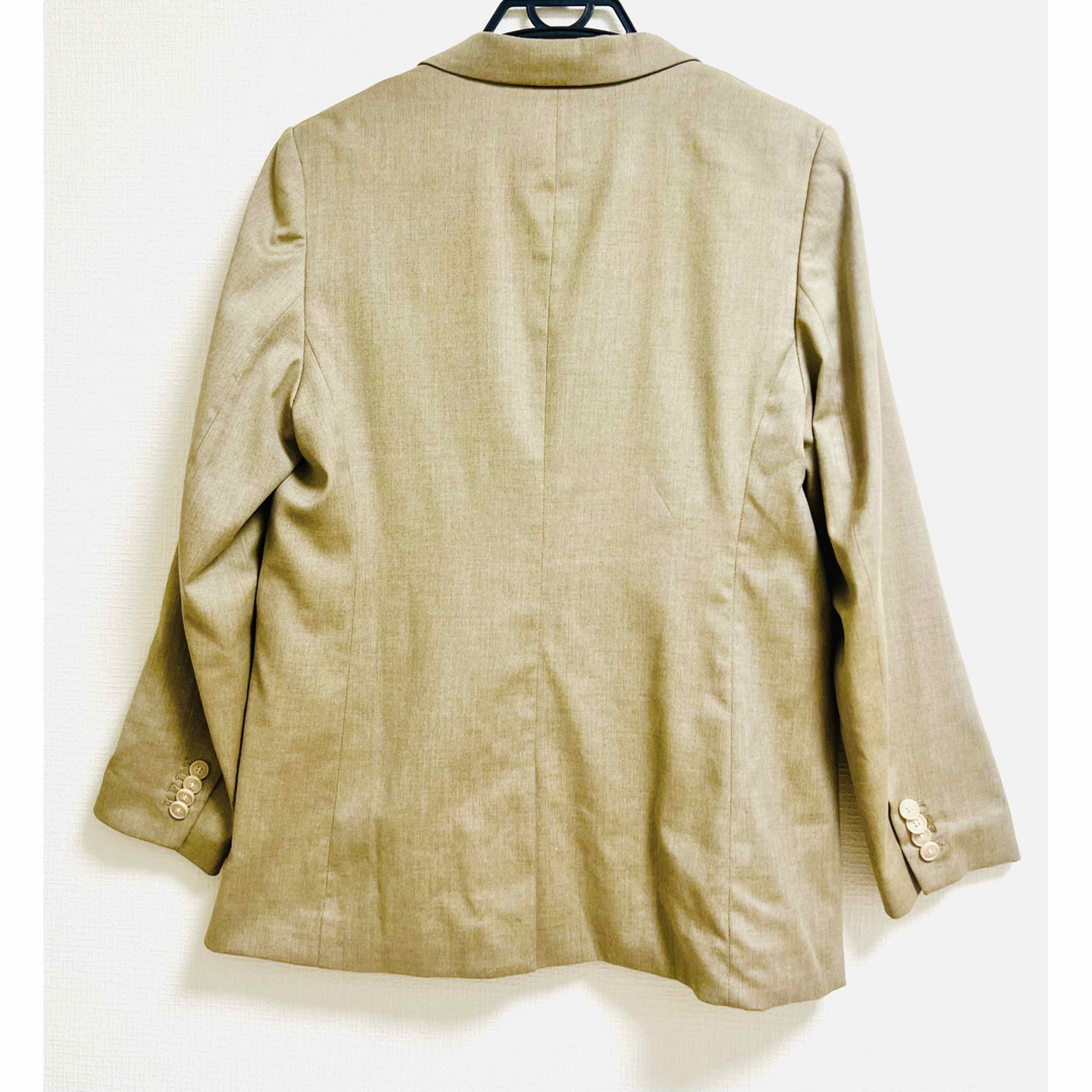 H&M(エイチアンドエム)のレディーススーツ ジャケット ベージュ レディースのジャケット/アウター(テーラードジャケット)の商品写真