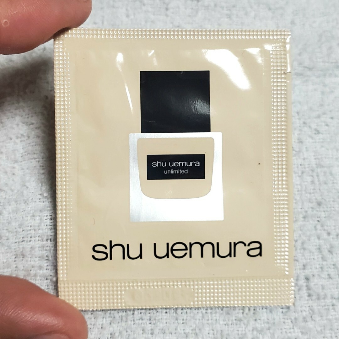 shu uemura(シュウウエムラ)のshu uemura　アンリミテッドラスティングフルイド　674 試供品 コスメ/美容のキット/セット(サンプル/トライアルキット)の商品写真
