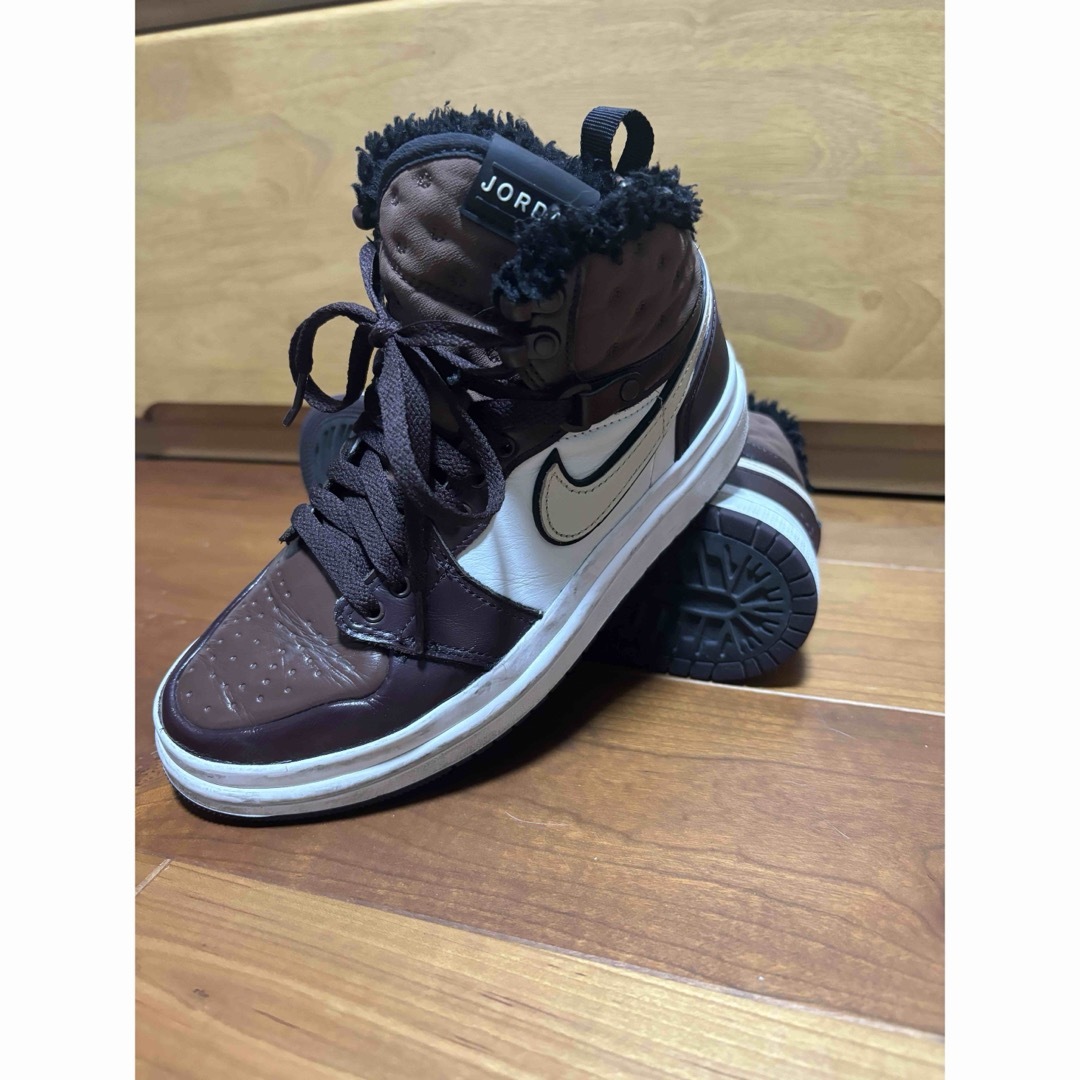 Jordan Brand（NIKE）(ジョーダン)のNIKE エアジョーダン1  レディース ブラウン 23.5cm レディースの靴/シューズ(スニーカー)の商品写真