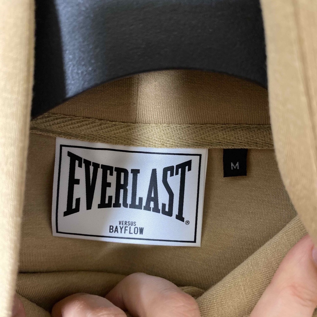 BAYFLOW(ベイフロー)のBAYFLOW×EVERLAST パーカー  Mサイズ メンズのトップス(パーカー)の商品写真