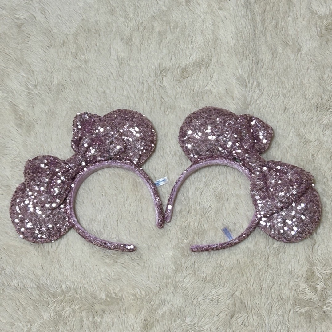 Disney(ディズニー)のミニーカチューシャ︎💕︎︎ 2個 レディースのヘアアクセサリー(カチューシャ)の商品写真