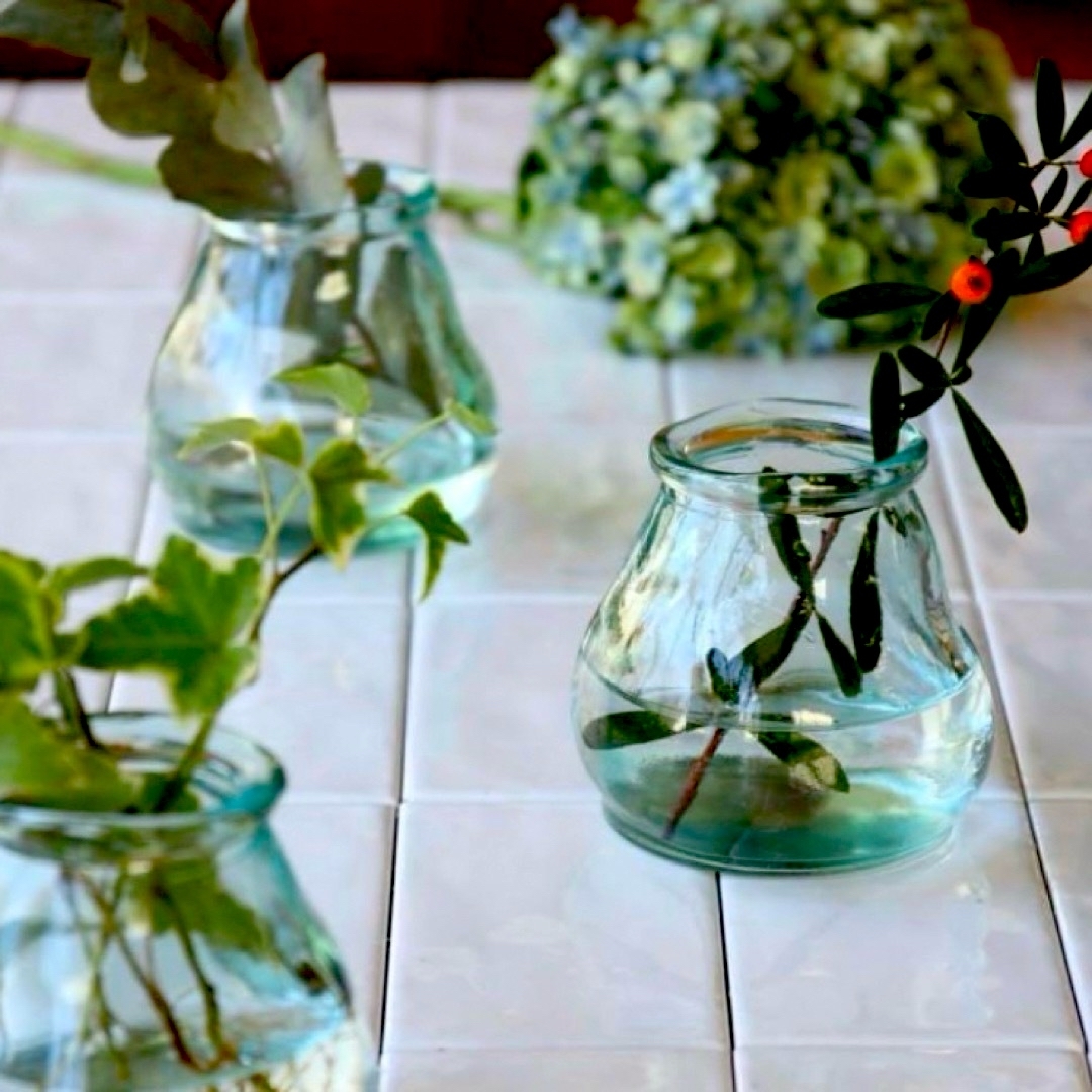 スペイン製ガラスフラワーベース　プロフィールをお読み下さい。 インテリア/住まい/日用品のインテリア小物(花瓶)の商品写真