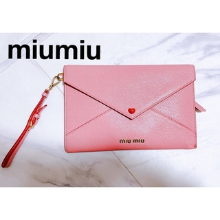 ミュウミュウ(miumiu)の美品 miumiu マルチケース 財布 ハート レター型(財布)