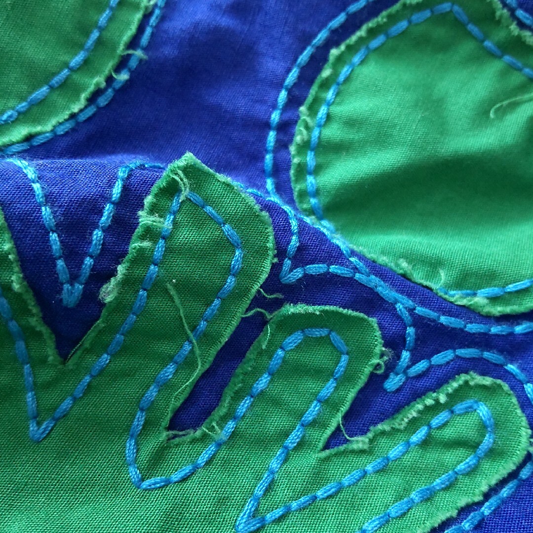 MUVEIL(ミュベール)の良品 ミュベール ロングワンピース ボリュームスリーブ フラワー刺繍 裾切り替え レディースのワンピース(ロングワンピース/マキシワンピース)の商品写真