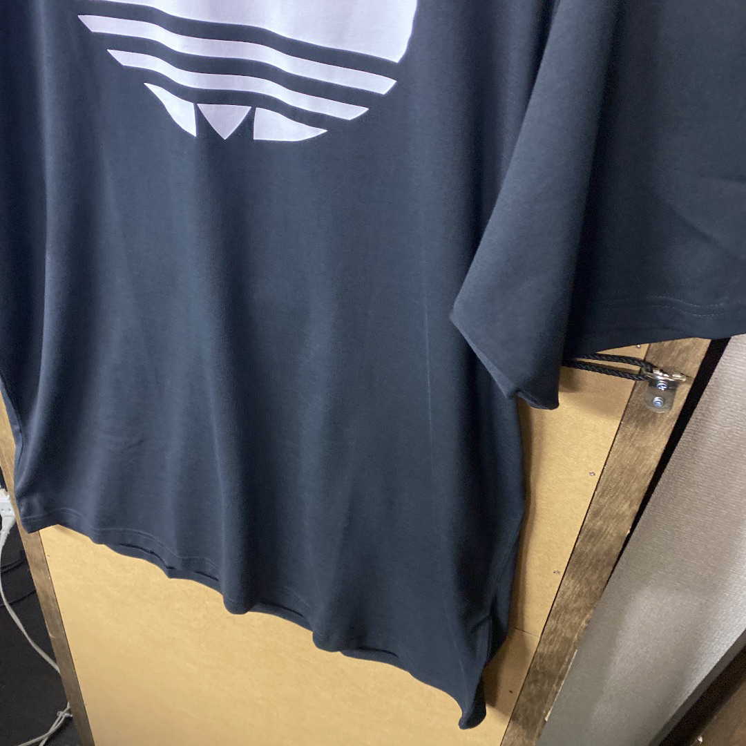 adidas(アディダス)の【新品】adidas シュムートレフォイル ビッグサイズTシャツ 3XLサイズ メンズのトップス(Tシャツ/カットソー(半袖/袖なし))の商品写真