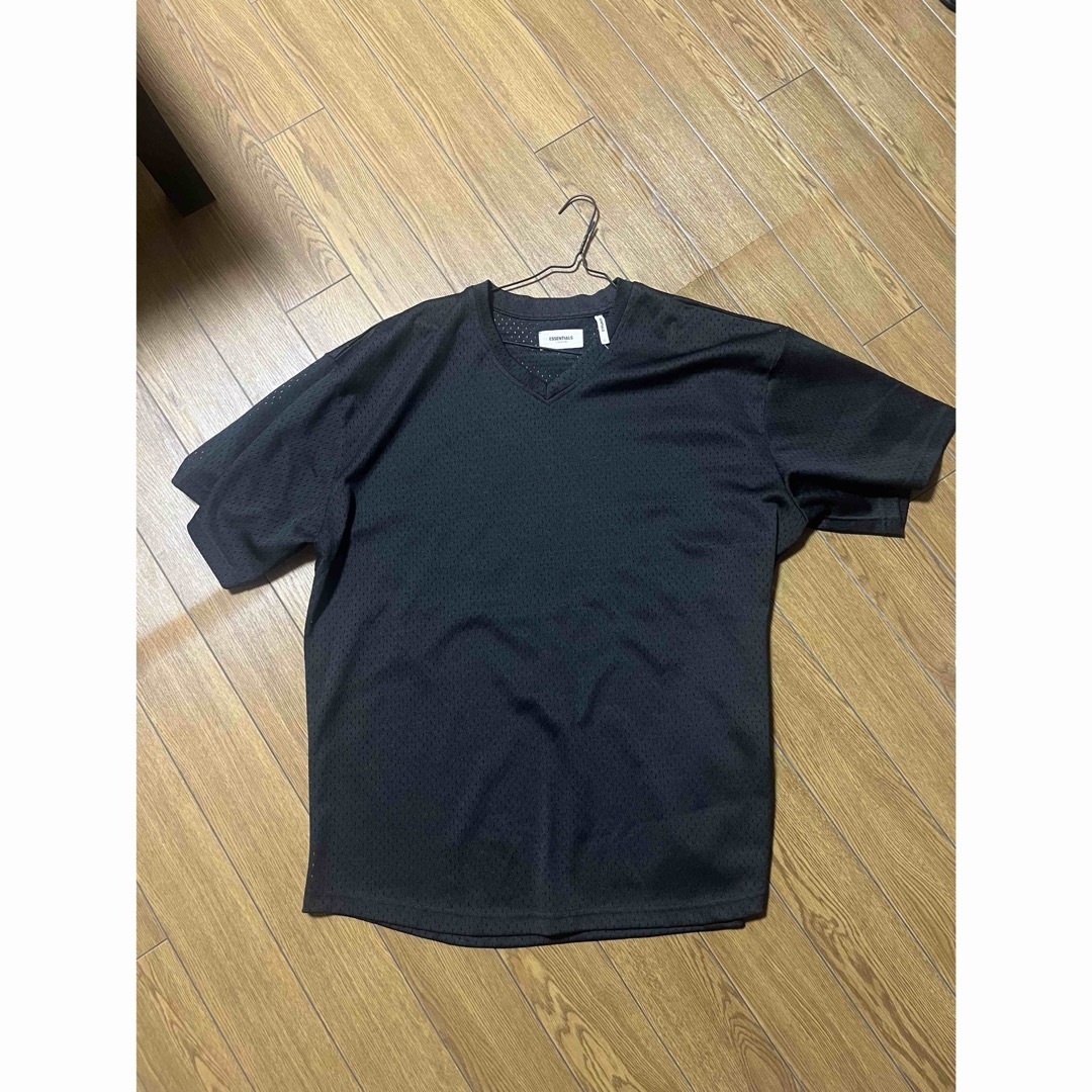 FEAR OF GOD(フィアオブゴッド)のESSENTIALS graphic Mesh Tee BLACK メンズのトップス(Tシャツ/カットソー(半袖/袖なし))の商品写真