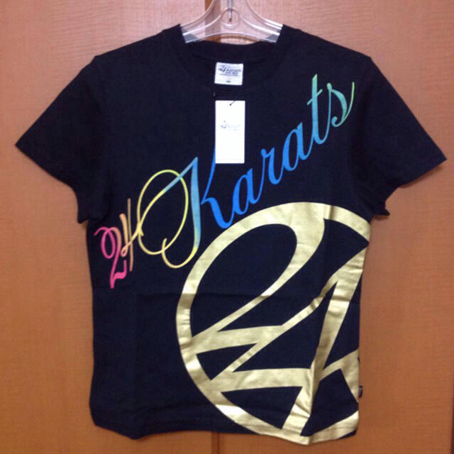 24karats(トゥエンティーフォーカラッツ)の24karatsTシャツ2012☆新品 レディースのトップス(Tシャツ(半袖/袖なし))の商品写真