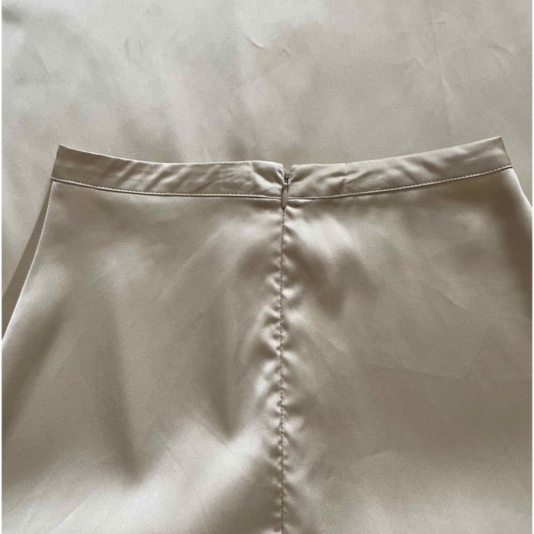 titivate(ティティベイト)のtitivate ロングスカート　フレアスカート　サテン　イエロー レディースのスカート(ロングスカート)の商品写真