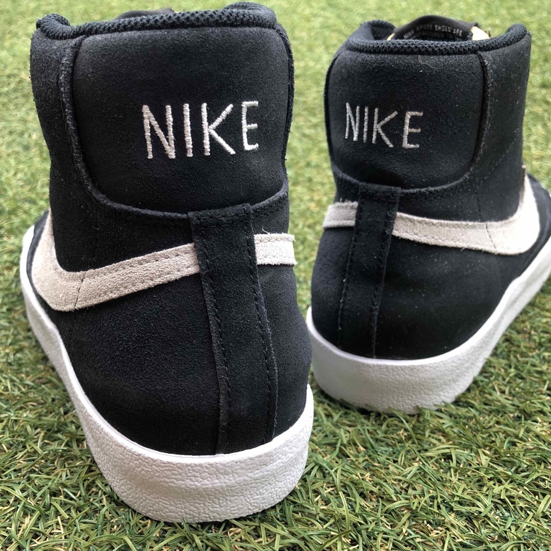 NIKE(ナイキ)の美品25.5 NIKE ナイキ ブレザーミッド '77 スエード HT987 レディースの靴/シューズ(スニーカー)の商品写真