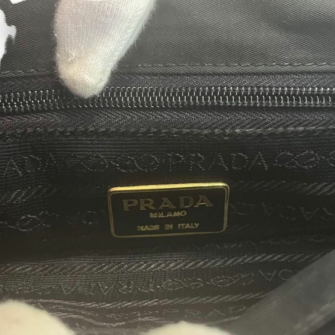 PRADA(プラダ)の極美品　PRADA　チェーンハンドル　ハンドバッグ　テスートナイロン　正規品 レディースのバッグ(ハンドバッグ)の商品写真