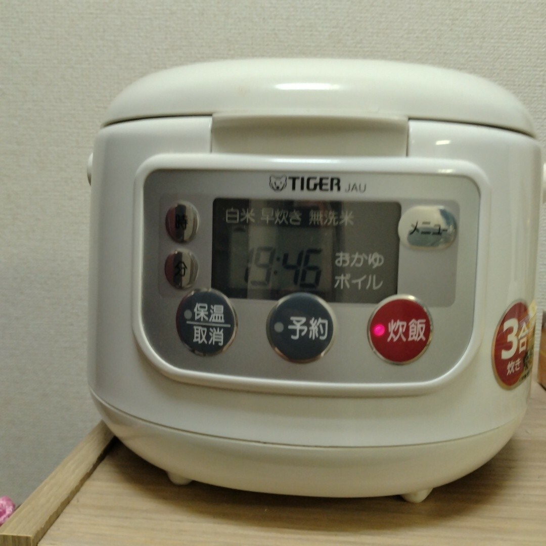 TIGER(タイガー)のタイガーマイコン炊飯器炊き立てミニ スマホ/家電/カメラの調理家電(炊飯器)の商品写真