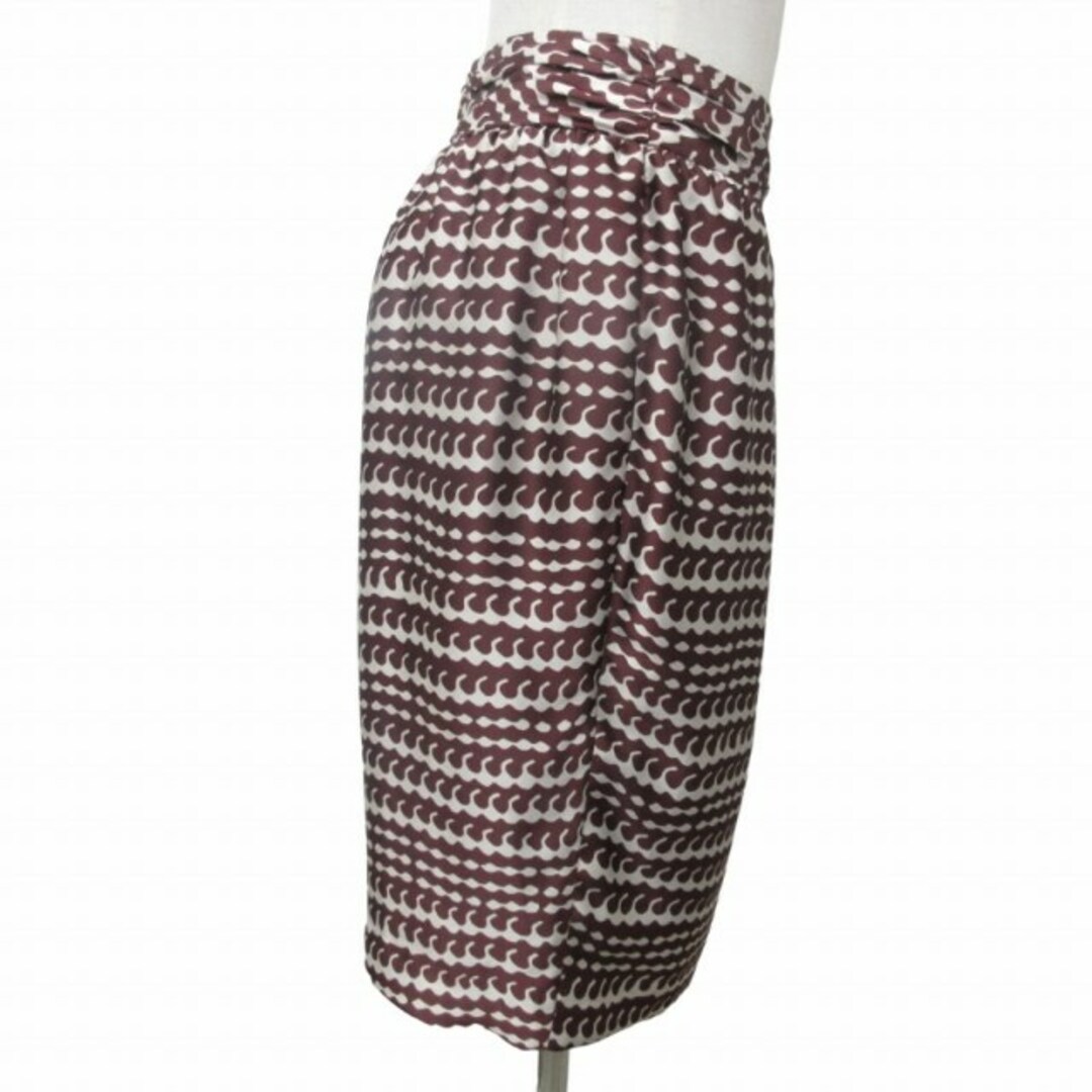 EPOCA(エポカ)のエポカ EPOCA タイトスカート 総柄 ゴールド金具 赤 白 L ■GY31 レディースのスカート(ひざ丈スカート)の商品写真