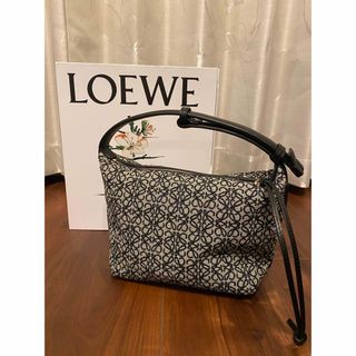 ロエベ(LOEWE)の【LOEWE】✩美品✩ロエベ　キューヴィ　バッグ　ミニ(ハンドバッグ)