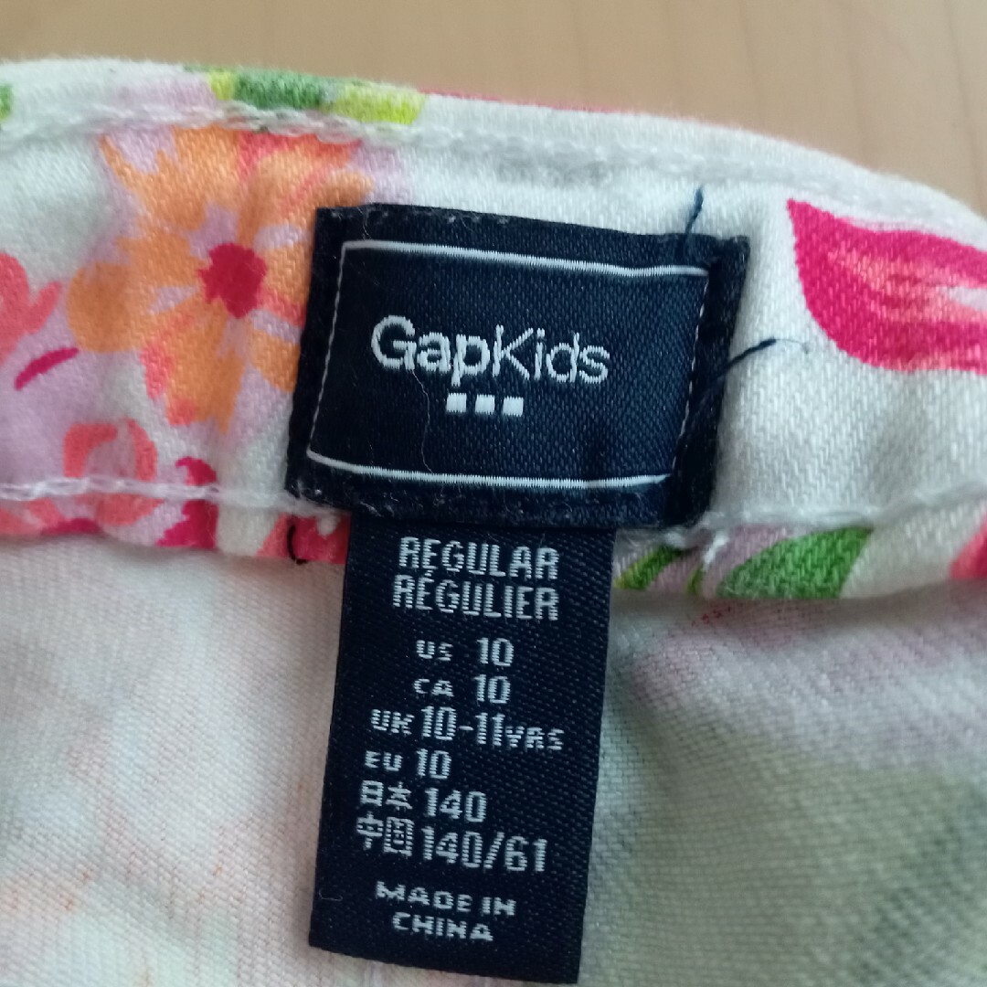 GAP Kids(ギャップキッズ)の●キッズ　GAPKIDS　花柄　ショートパンツ　140㌢● キッズ/ベビー/マタニティのキッズ服女の子用(90cm~)(パンツ/スパッツ)の商品写真