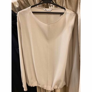 ザラ(ZARA)のZARA フンワリトップス　M (シャツ/ブラウス(長袖/七分))