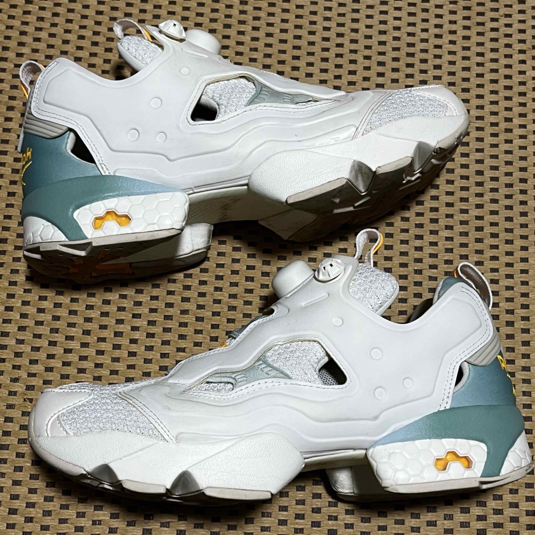 INSTAPUMP FURY（Reebok）(インスタポンプフューリー)のINSTAPUMP FURY OG WHITE/CHALK/GLASS BLUE メンズの靴/シューズ(スニーカー)の商品写真