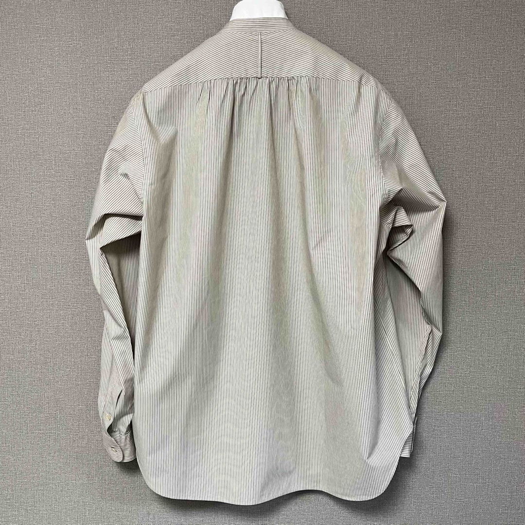 EDIFICE(エディフィス)のエディフィスラブークル　スタンドカラーシャツ　アイボリーストライプ メンズのトップス(シャツ)の商品写真