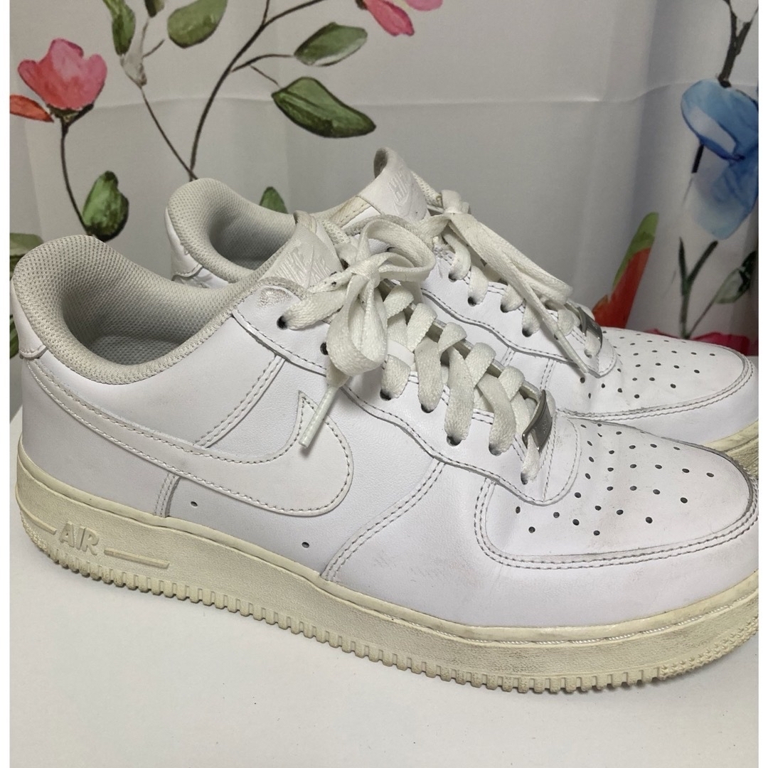 NIKE(ナイキ)のNIKE エアフォース1 WHITE  25.5cm メンズの靴/シューズ(スニーカー)の商品写真